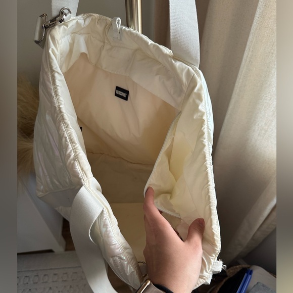 Go Dash Dot Iridescent White Tote Bag - Picture 11 of 11